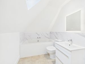 Master Ensuite- click for photo gallery